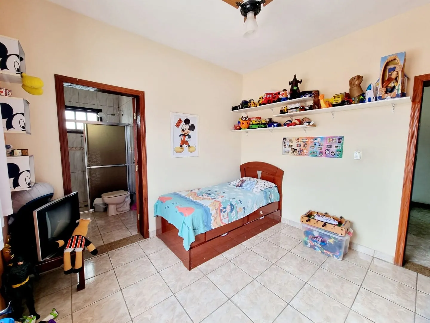 Imagem Casa à venda 4 Quartos, 4 Suites, 3 Vagas, 300M², Nova Guará, Guaratinguetá - SP