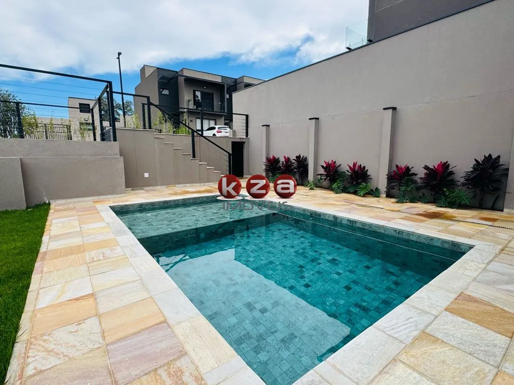 Imagem Casa de Vila à venda Próximo ao Colégio Porto Seguro em Valinhos-SP, 3 suítes, 2 salas, 4 banheiros, 2 vagas de garagem, 141m².
