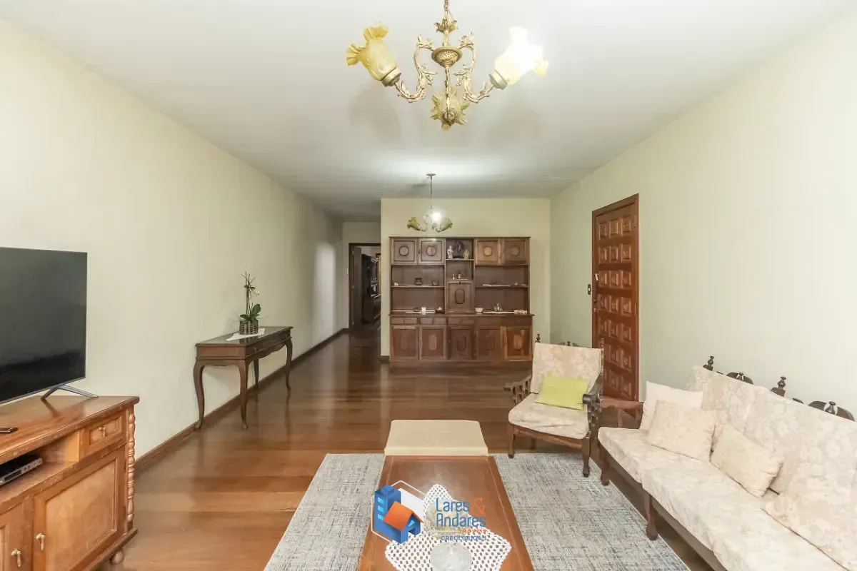 Imagem Sobrado para venda em Horto Florestal com 3 quartos, sendo 1 suíte, 316m²