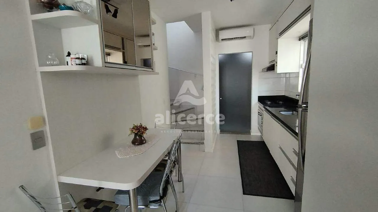 Imagem Sobrado à venda com 2 quartos , 70m² em Potecas São José