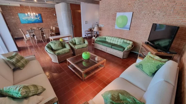 Imagem Cobertura com 3 dormitórios à venda, 300 m² - Pitangueiras - Guarujá/SP