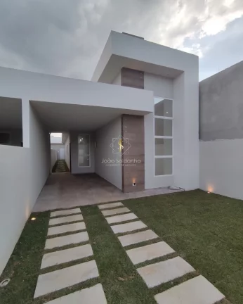 Imagem Casa em Guaratuba a 250 metros do mar contendo 3 quartos sendo 1 suite, semi-mobiliada.
