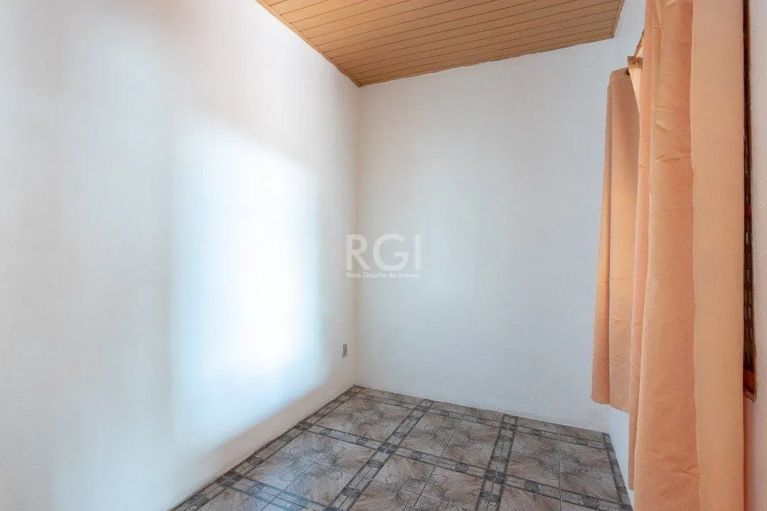 Imagem Casa para Venda - 50m², 2 dormitórios, 1 vaga - Cavalhada