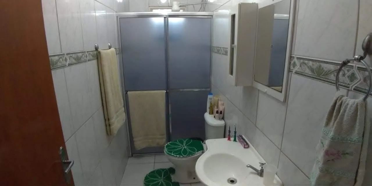 Imagem Casa à venda 2 Quartos, 1 Vaga, 135M², Residencial Mombaça, Pindamonhangaba - SP