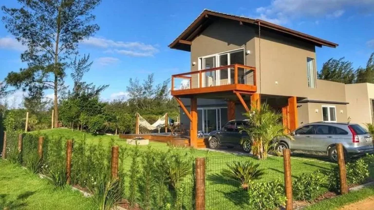 Imagem Linda Casa em Ibiraquera, Imbituba-SC - 2 Dormitórios, Próxima ao Mar e Lagoa