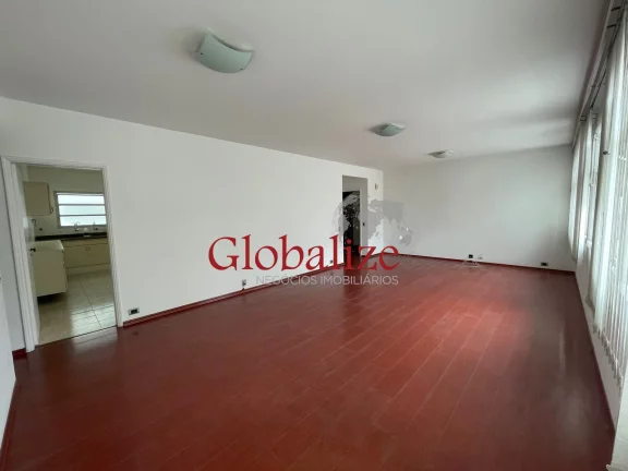 Imagem APARTAMENTO À VENDA CONDOMÍNIO FRENTE AO MAR NO GONZAGA COM 2 DORMITÓRIOS, SALA, WC, COZINHA, ÀREA DE SERVIÇO, D. EMPREGADA COMPLETA POR R$900.000,00