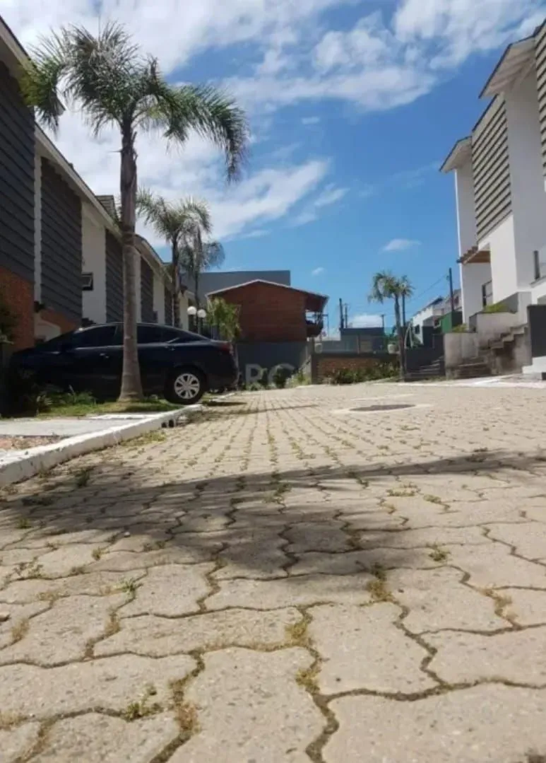 Imagem Ótima casa em condomínio fechado na Vila Nova, em Porto Alegre!