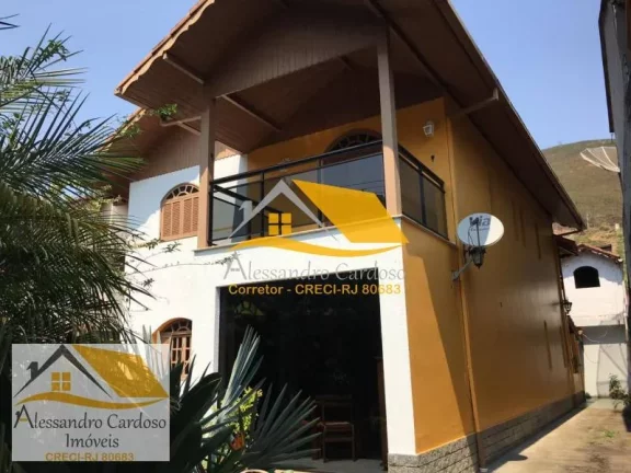 Vendo casa de alto padrão com piscina e 3 quartos na Chácara do Paraíso em Rua Andrelino Viana da Silva