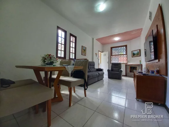 Imagem Casa à venda, 221 m² por R$ 800.000,00 - Bom Retiro - Teresópolis/RJ