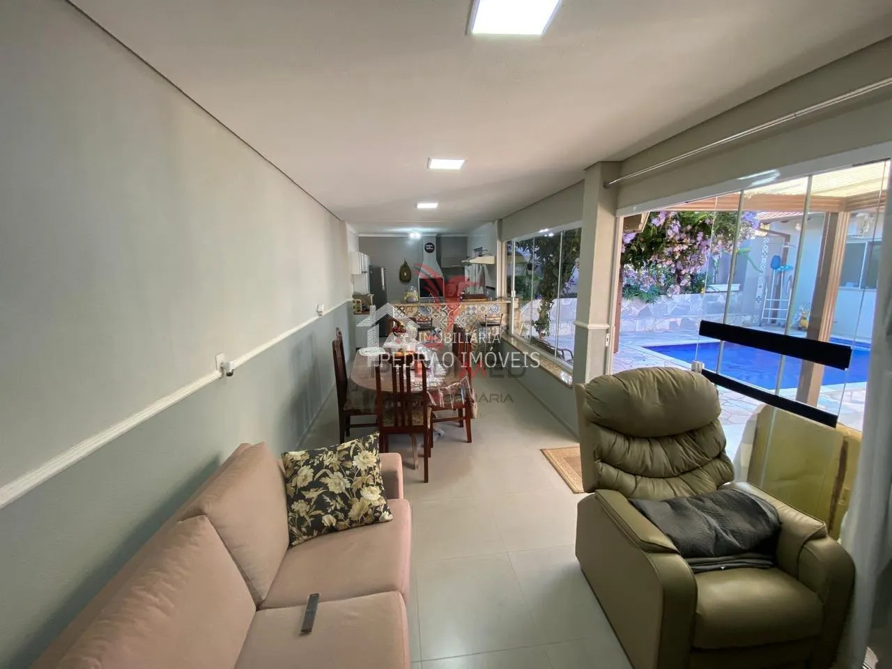 Imagem Sobrado de 3 quartos, 200m² no bairro Vila Santa Cecília, em Lençóis Paulista