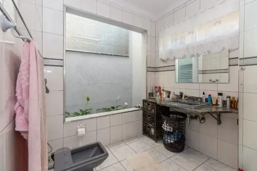 Imagem Casa para Venda em São Paulo, Alto de Pinheiros, 3 dormitórios, 1 suíte, 2 banheiros, 4 vagas