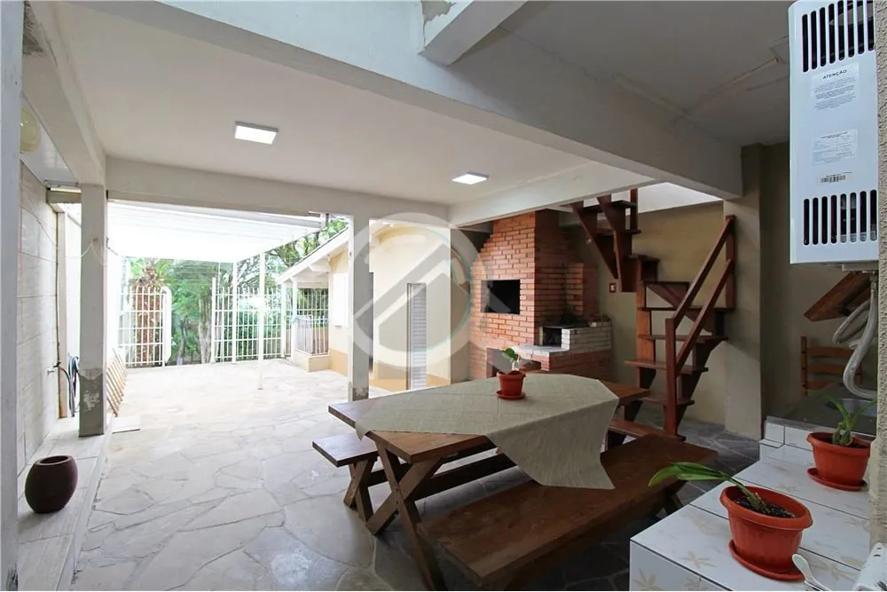Imagem Maravilhosa casa de 02 dormitórios, um sacadão elegante em vidro blindex, com um toque especial de...