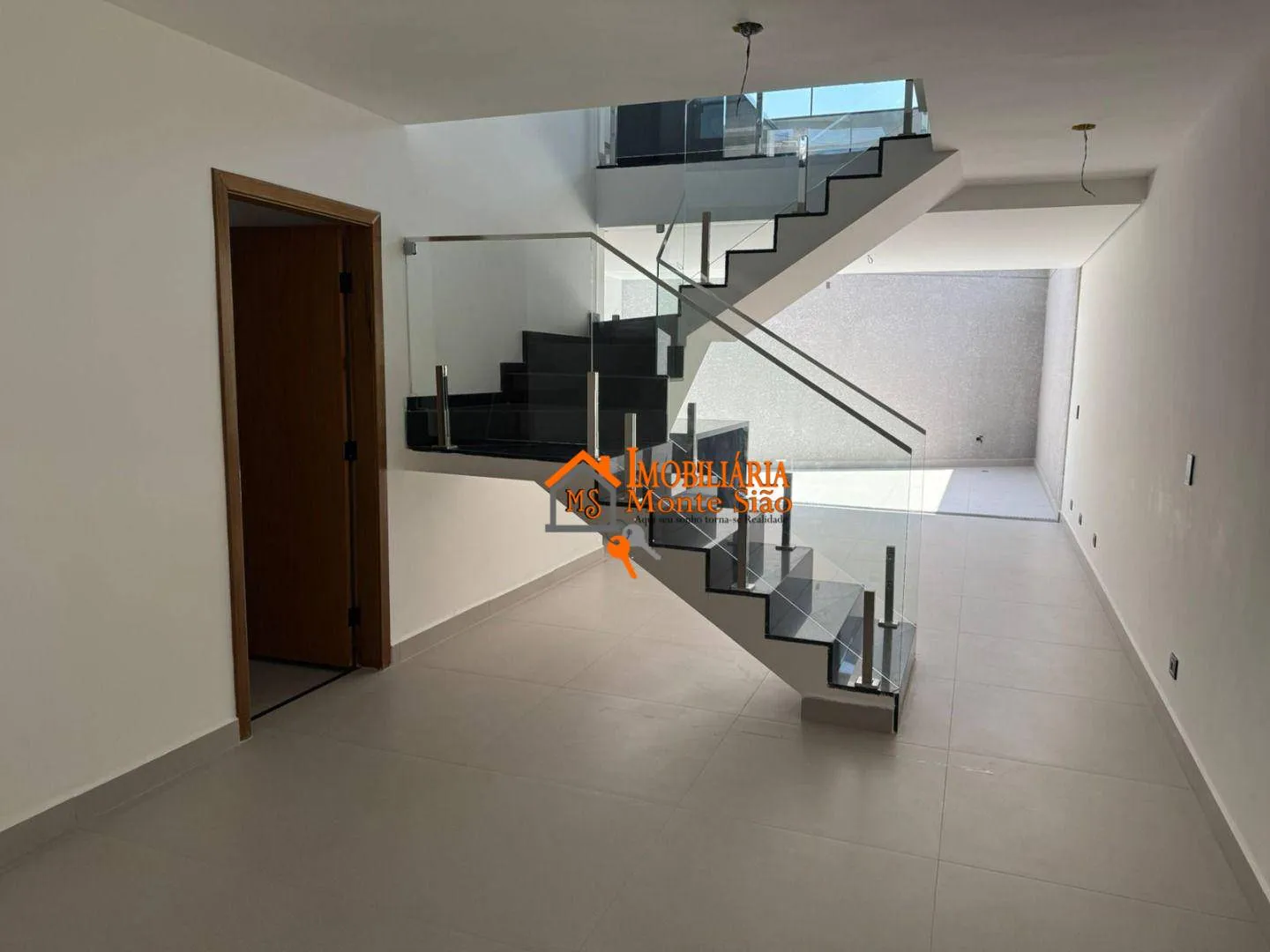 Imagem Sobrado com 3 dormitórios à venda, 210 m² por R$ 1.380.000,00 - Jardim Vila Galvão - Guarulhos/SP