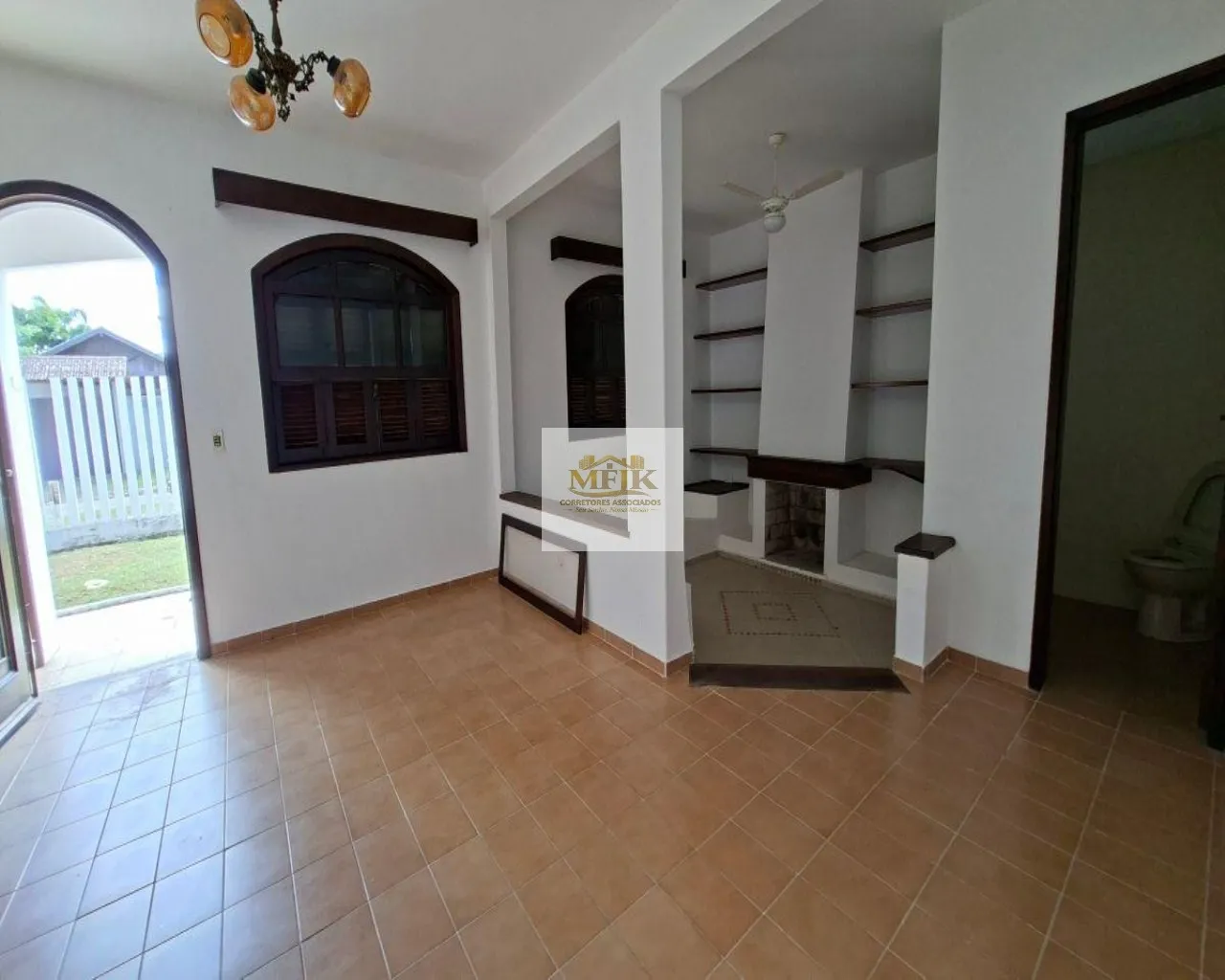 Imagem Imperdível: Casa à venda em Pontal do Paraná-PR, Atami Norte, 7 quartos, 1 suíte, 3 banheiros, 3 vagas, 148m². Confira!