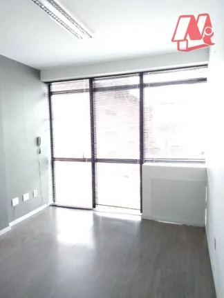 Imagem Excelente sala de 30m² entre a Ramiro e a Felipe Camarão