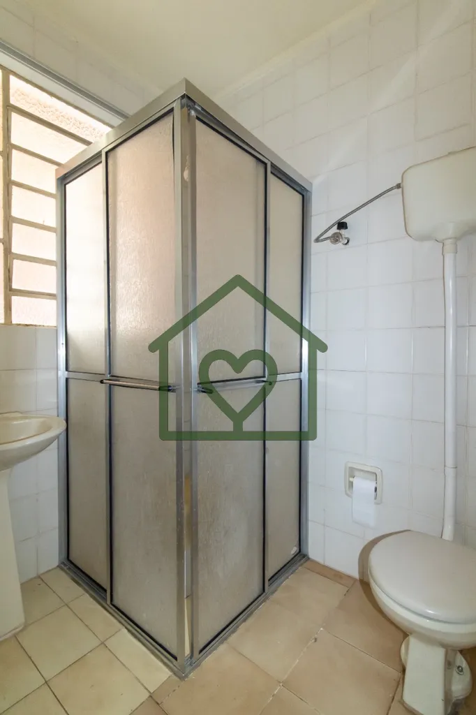 Imagem Casa totalmente mobiliada com 5 quartos, sendo uma suíte com closet, 417 m² de área construída e...