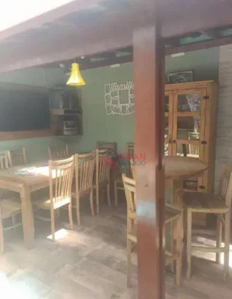 Imagem Sobrado Tríplex à Venda no Guaíra 3 Quartos, Espaço Gourmet e Muito Conforto!