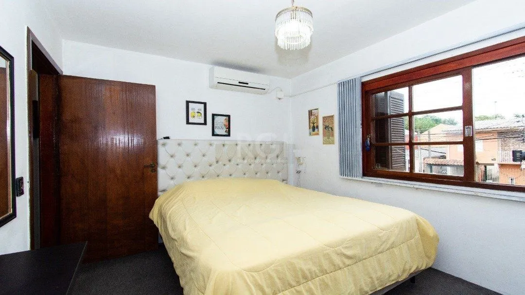 Imagem Casa para Venda - 238m², 3 dormitórios, sendo 1 suites, 3 vagas - Camaquã
