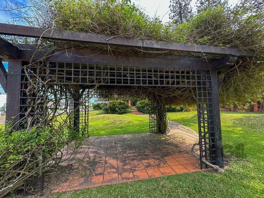 Imagem Icônica Casa para comprar a poucos metros do mar em Atlântida