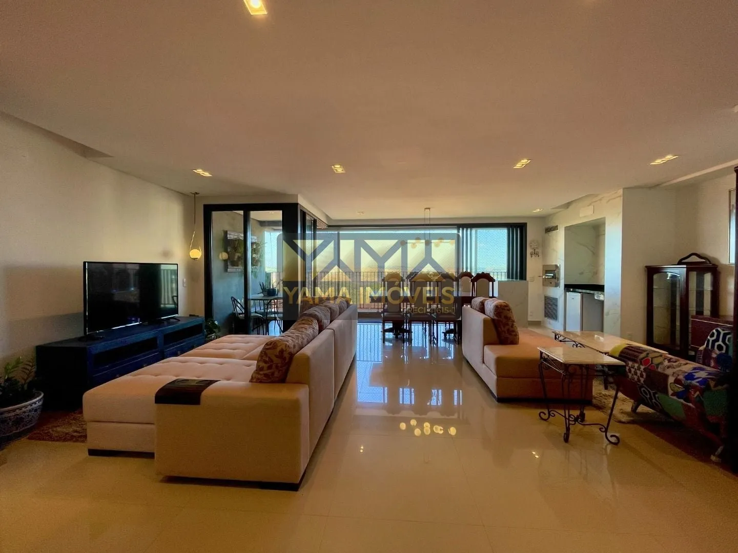 Imagem Perspective - Edifício Perspective Apto no 26 andar com uma vista incrível, pronto pra morar. Na configuração 3 suítes (1 máster com closet e Jacuzzi) 3 vagas