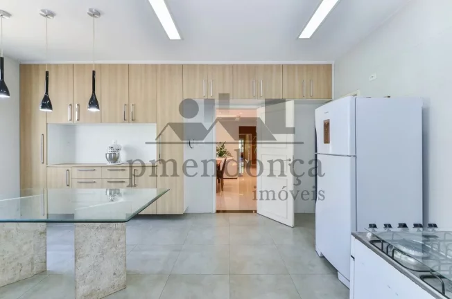 Imagem Apartamento encantador à venda em Higienópolis, com 3 quartos ( 1 suíte ) e 1 vaga, 191m²