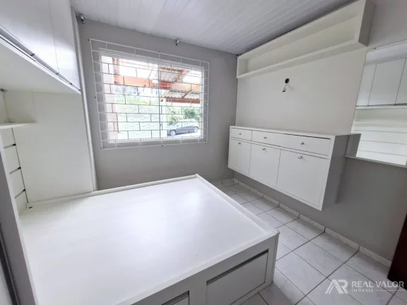 Imagem Belíssima Casa Semimobiliada para Locação no Bairro Gralha Azul em Fazenda Rio Grande