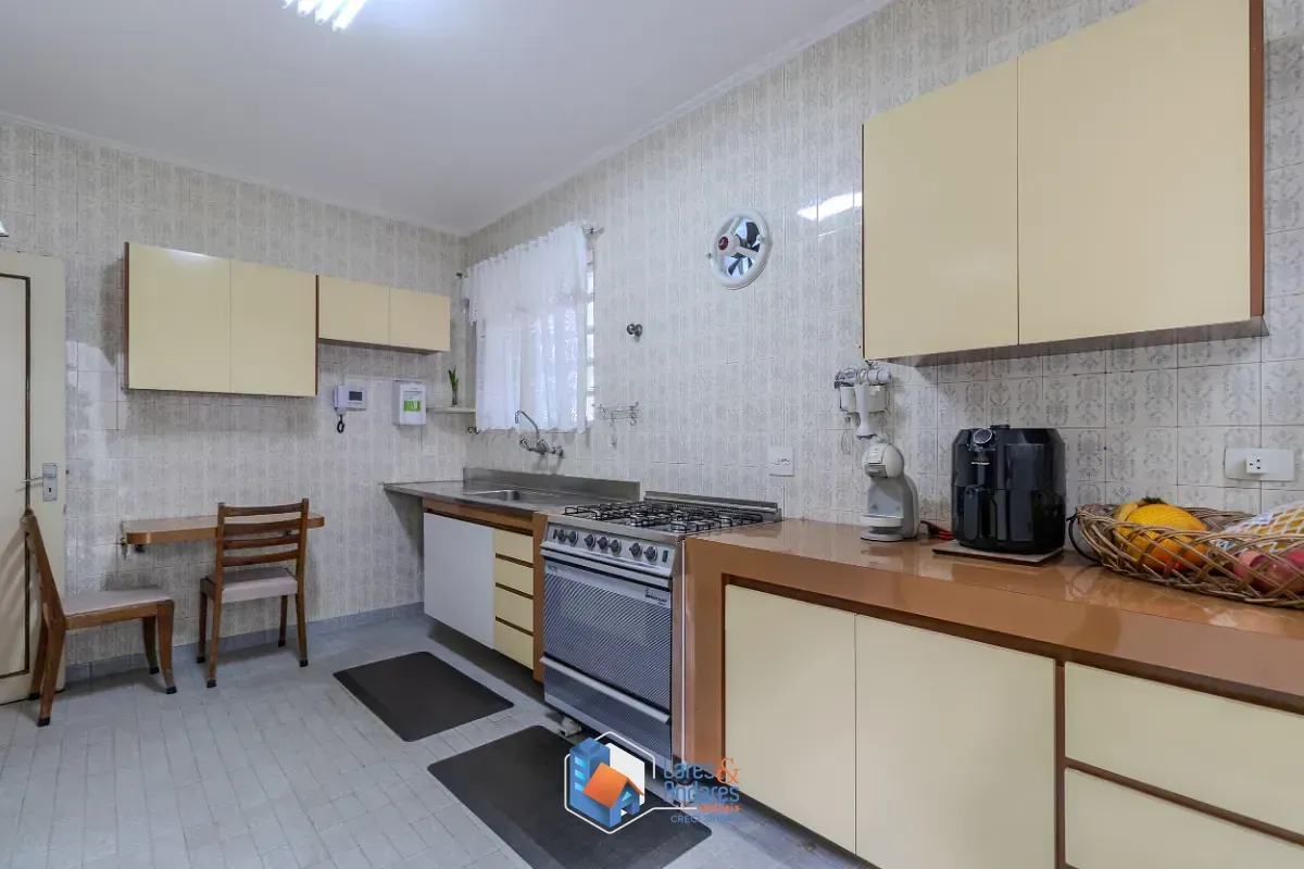 Imagem Casa para venda em Pacaembu com 3 quartos, 330m²