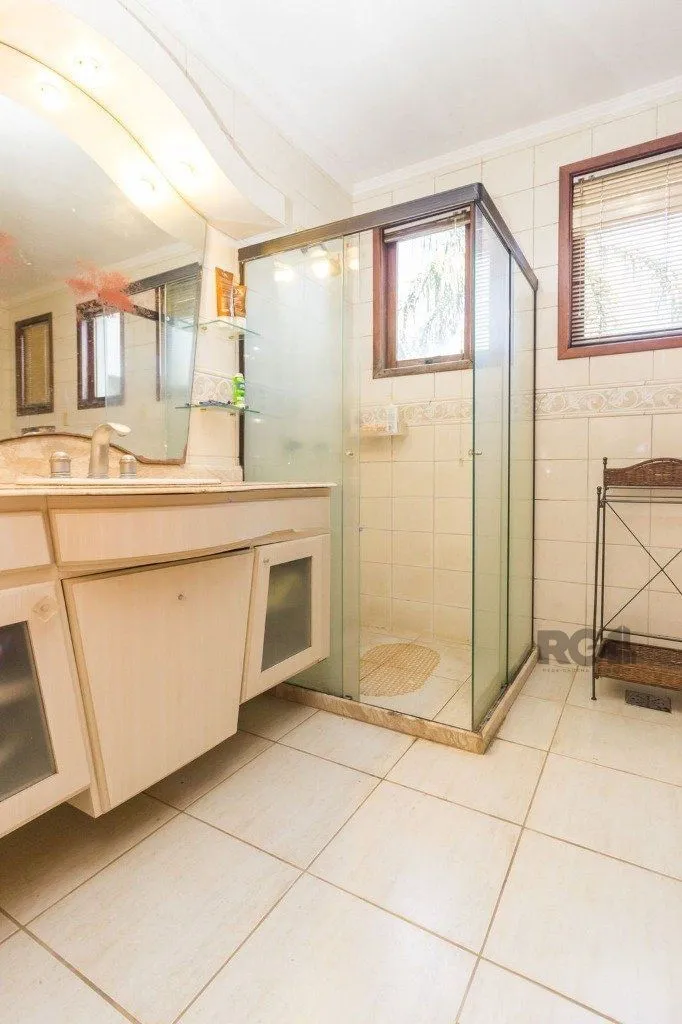 Imagem Casa 470m² - 4 dormitórios, 5 vagas no bairro Jardim São Pedro