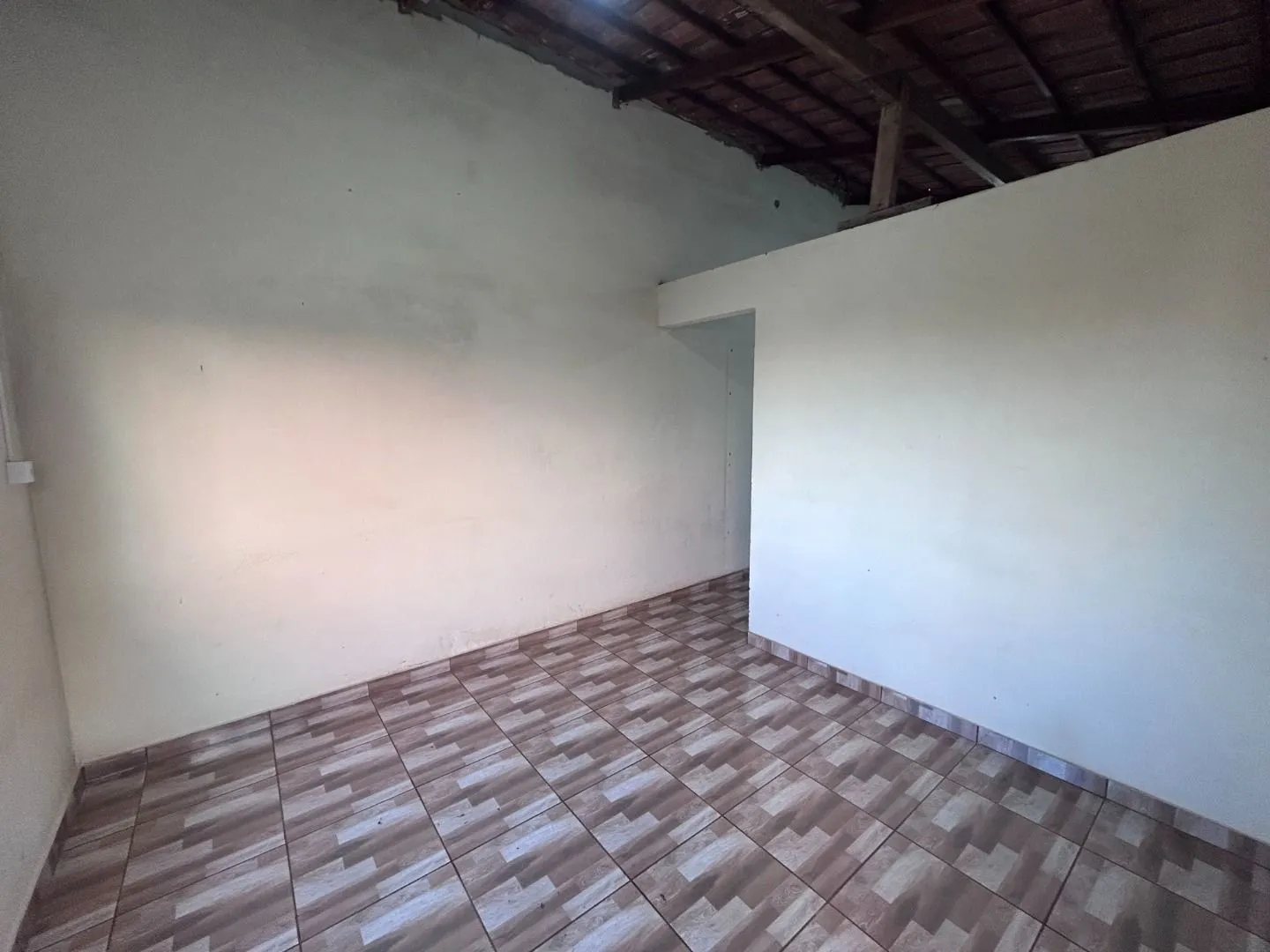 Imagem Casa com 1 dormitório para alugar, 60 m² por R$ 1.000,00/mês - Antônio Caixeta - Patos de Minas/MG