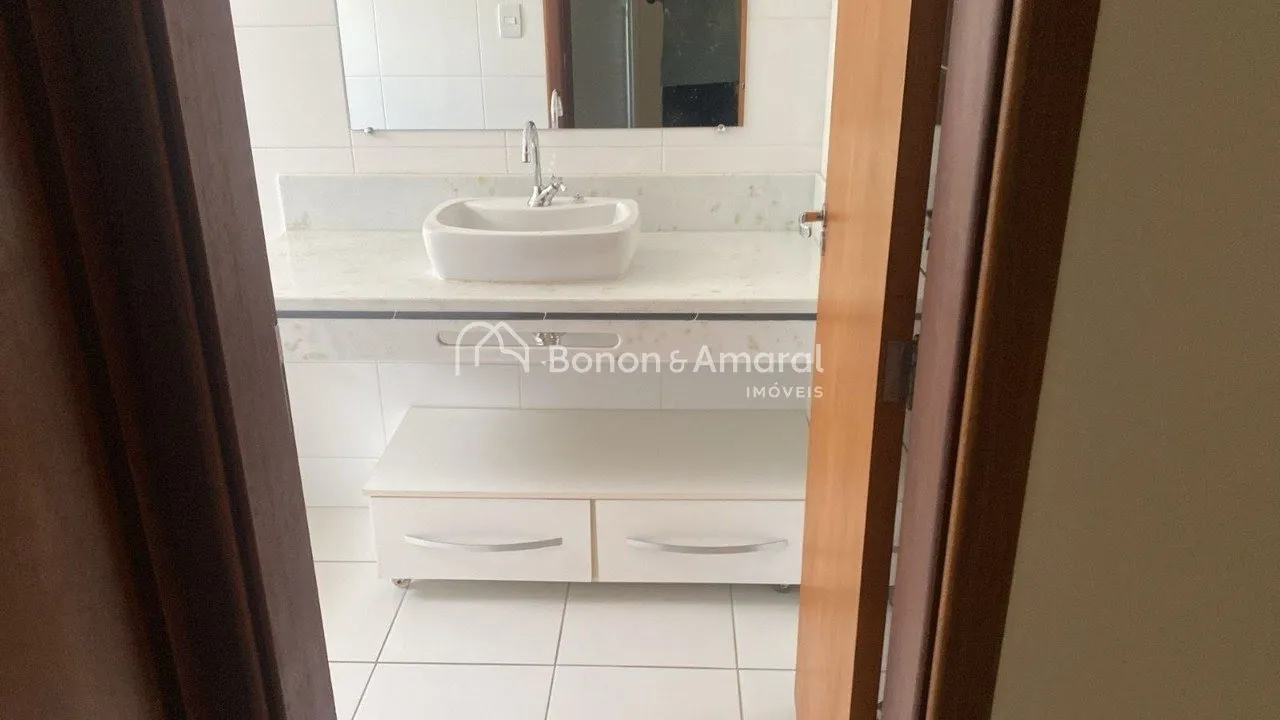 Imagem Casa no condomínio Portal do Jequitibá com 3 suítes para ALUGAR