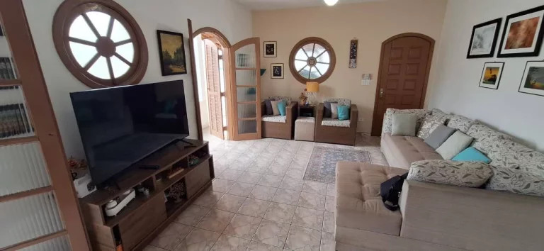 Imagem CASA TÉRREA EM 2 LOTES MAIS EDICULA