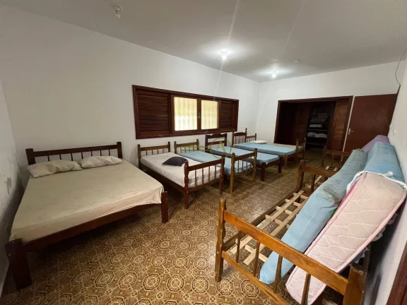 Imagem Casa a venda 5 lotes no Centro de Peruíbe 100 metros da praia em Peruíbe