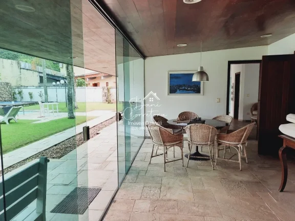 Imagem Casa de luxo em condomínio à venda no Jardim Acapulco, Guarujá-SP: 6 quartos, 2 suítes, 2 salas, 4 banheiros, 4 vagas, 480m²!