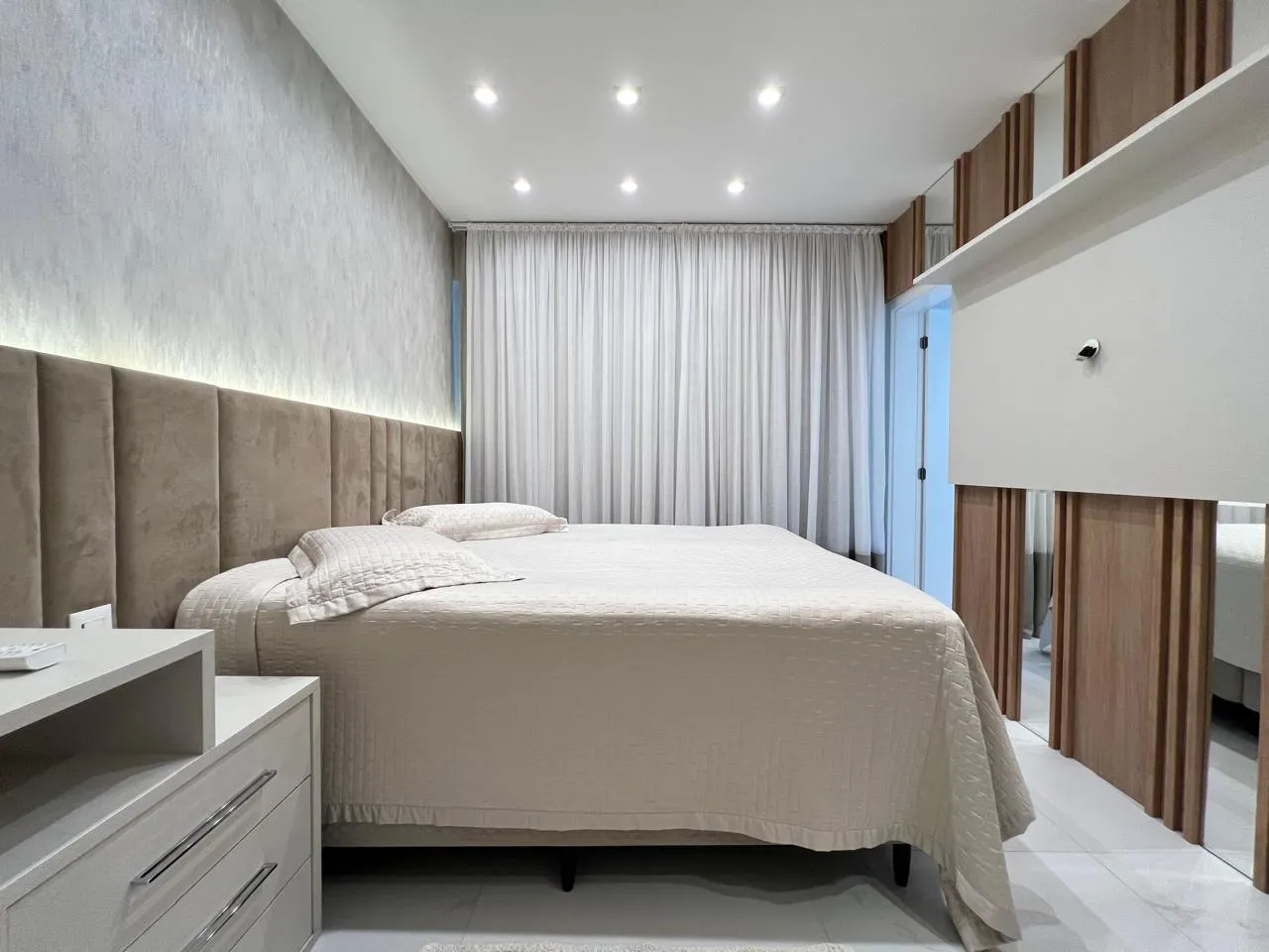 Imagem Apartamento com vista para o mar à venda com 197m2 por R$ 5.300.000,00