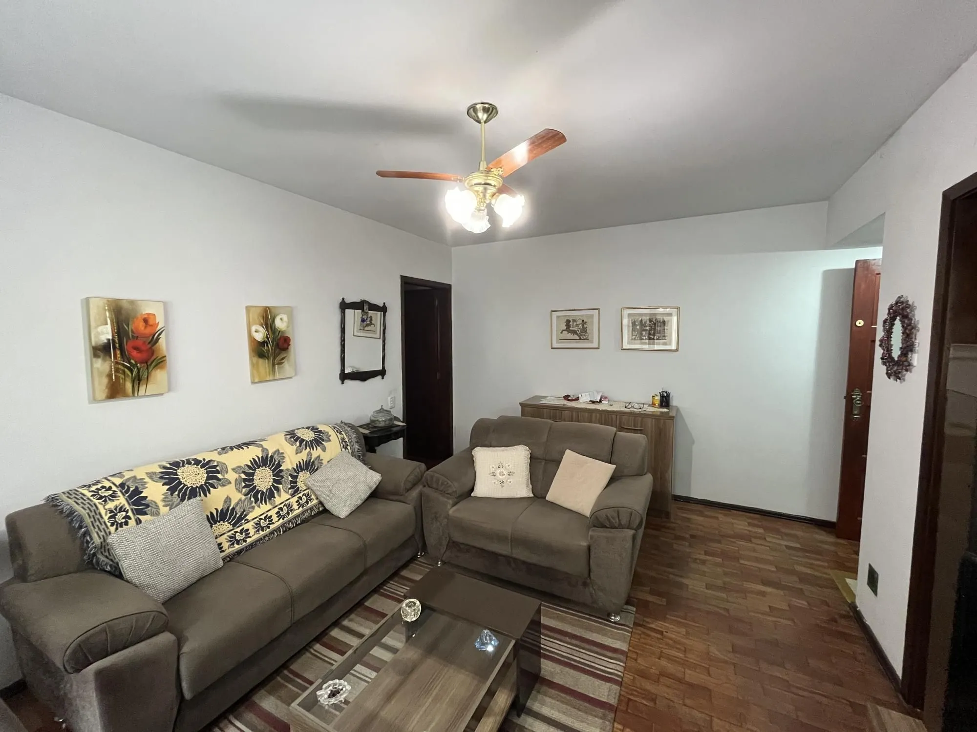 Imagem Apartamento de dois quartos com suíte no bairro Menino Deus em Porto Alegre