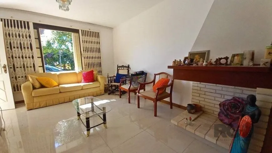 Imagem Casa de 4 dormitórios, bairro Espírito Santo