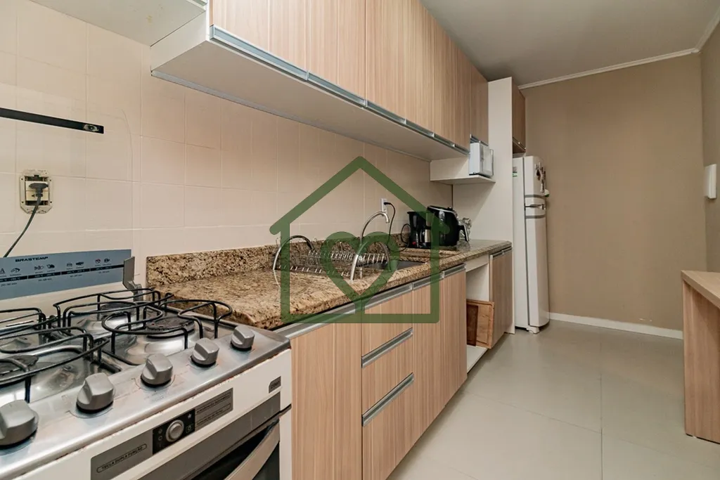 Imagem Apartamento térreo, reformado, de 70m² com 2 dormitórios, 1 banheiro, cozinha, lavanderia individ...