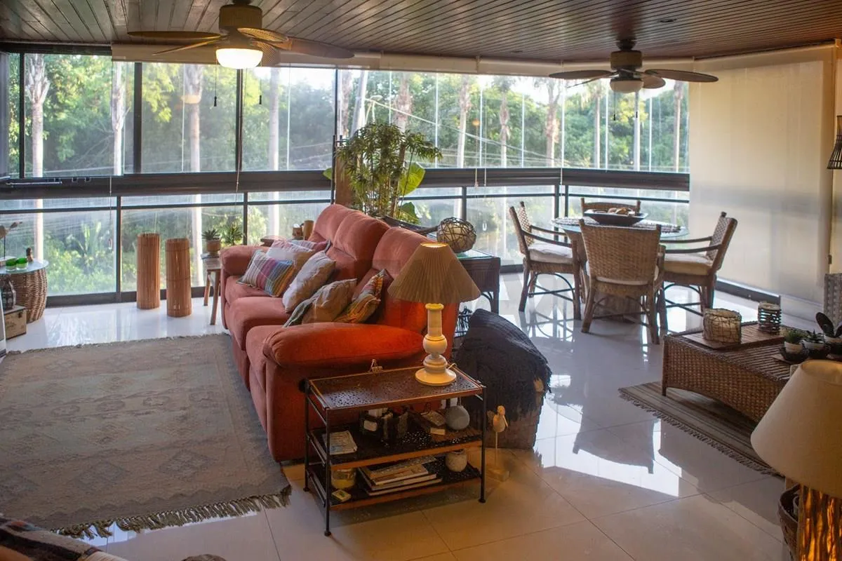 Imagem Apartamento No Recreio dos Bandeirantes - Um Refúgio Entre o Verde e o Mar