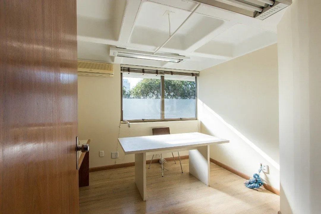 Imagem Cobertura Comercial para Venda - 225,39m², 0 dormitórios, 3 vagas - Bela Vista