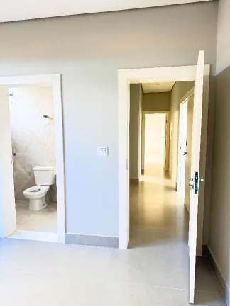 Imagem Casa duplex de alto padrão em condomínio fechado Lagoa Silvana.