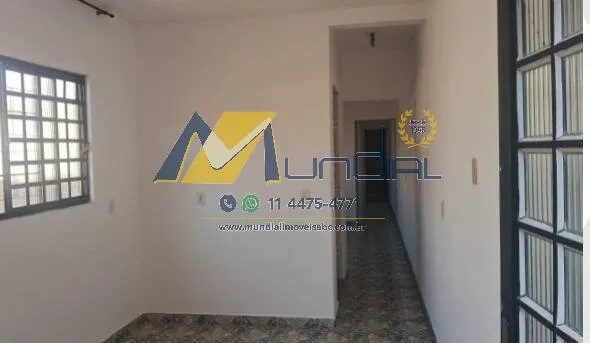 Imagem Casa com 2 dormitórios, quintal e garagem para locação em Piraporinha