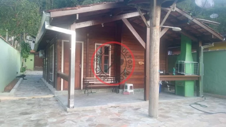 Imagem Casa Térrea, com 2 Quartos, Piscina, Área Gourmet, 3 vagas ,Acesso ao Rio ,Mobiliada