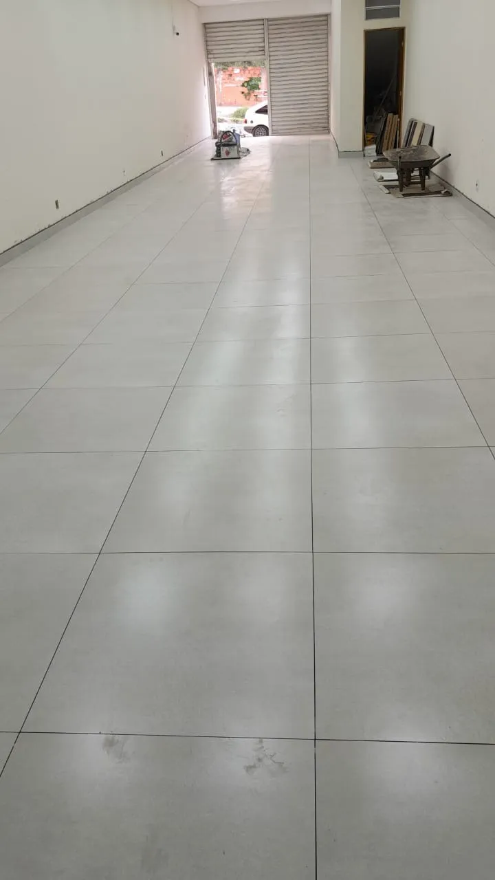 Imagem Salão Comercial para Locação em Sorocaba-SP, Bairro Parque São Bento: 1 Sala, 2 Banheiros, 120m²!