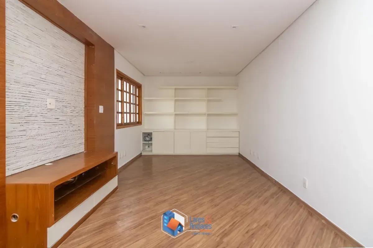 Imagem Sobrado para venda em Saúde com 3 quartos, sendo 1 suíte, 191m²