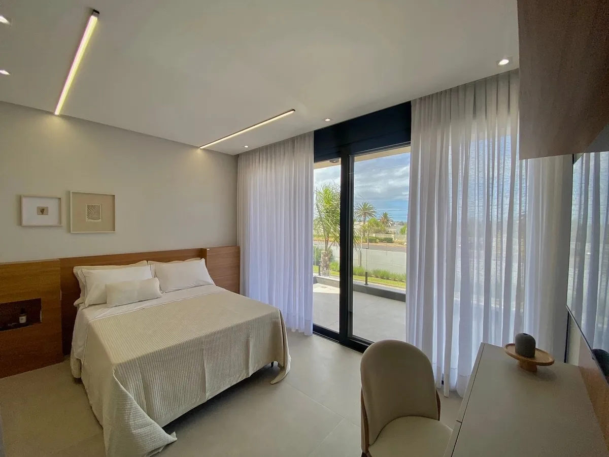 Imagem Sobrado mobiliado e decorado, beira Lago