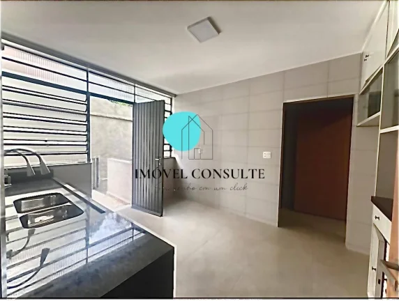 Imagem MARAVILHOSA CASA EM RUA SEM SAIDA COM ROTATÓRIA DE 216MTS²