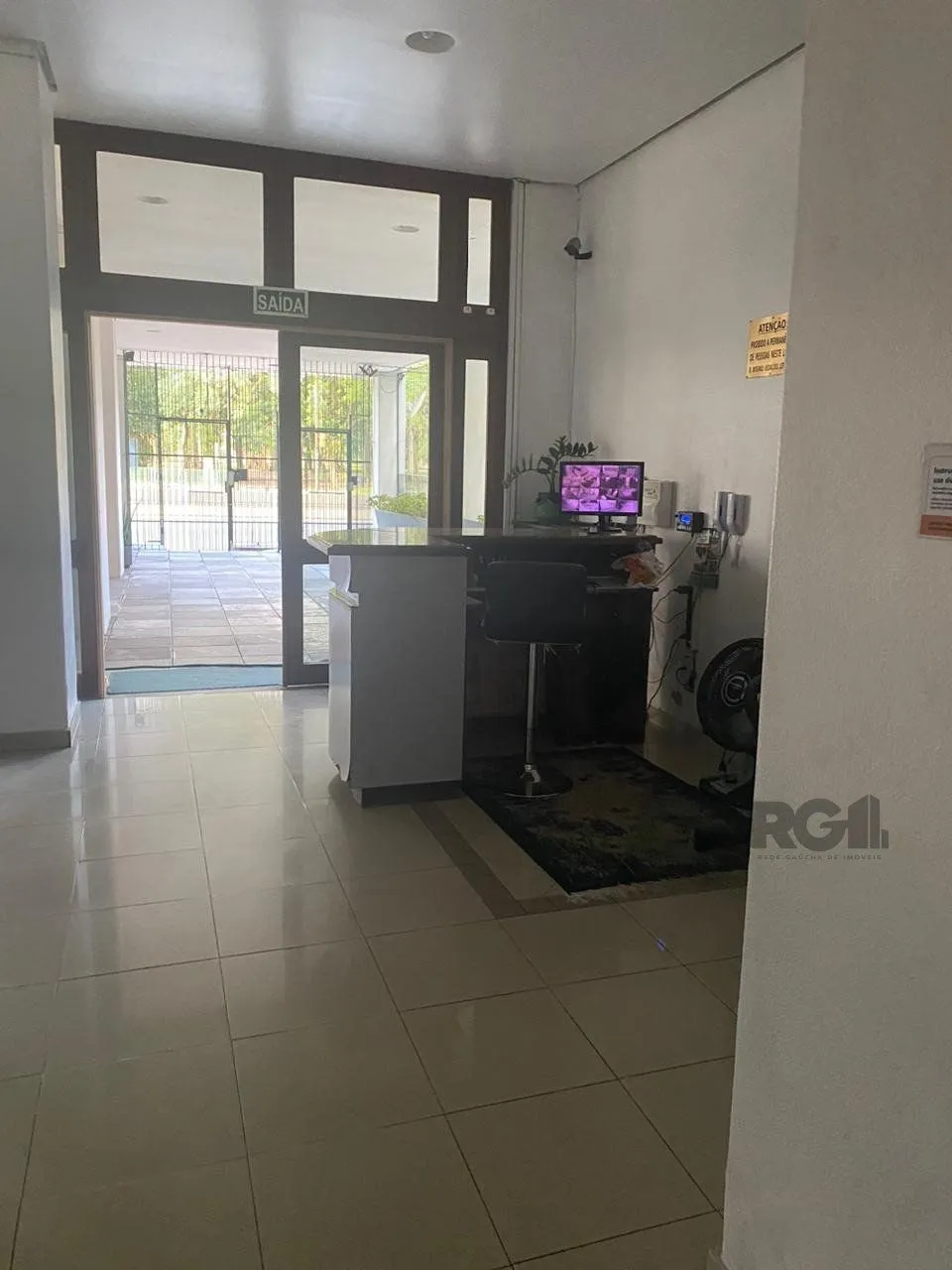 Imagem Vende-se apartamento impecável de 2 dormitórios