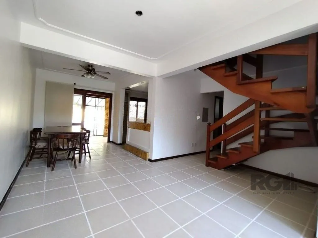 Imagem Casa de 3 dormitórios no bairro Ipanema - Porto Alegre