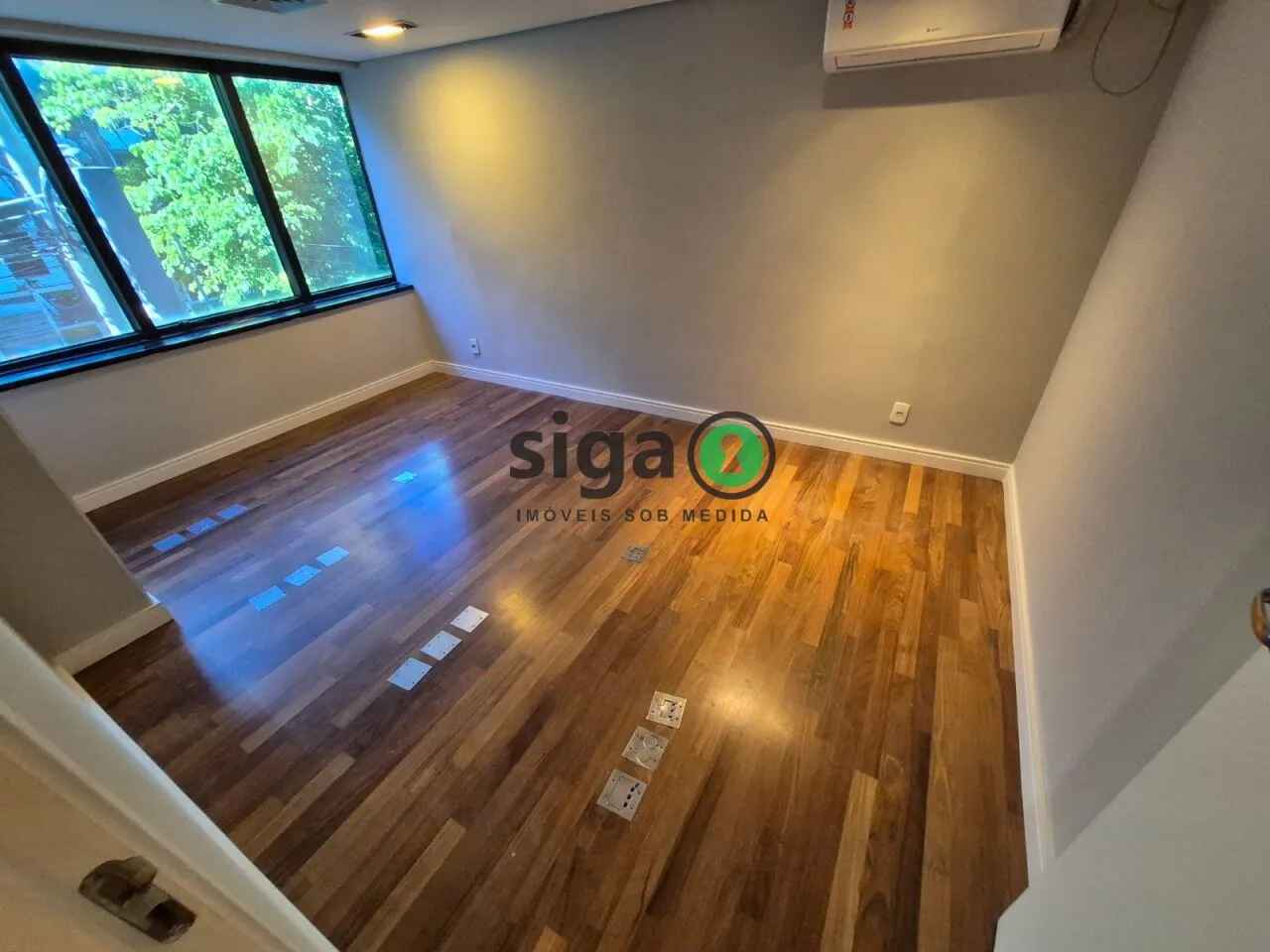 Imagem Sala / Conjunto Comercial a venda ou locação no Itaim Bibi com 142m²
