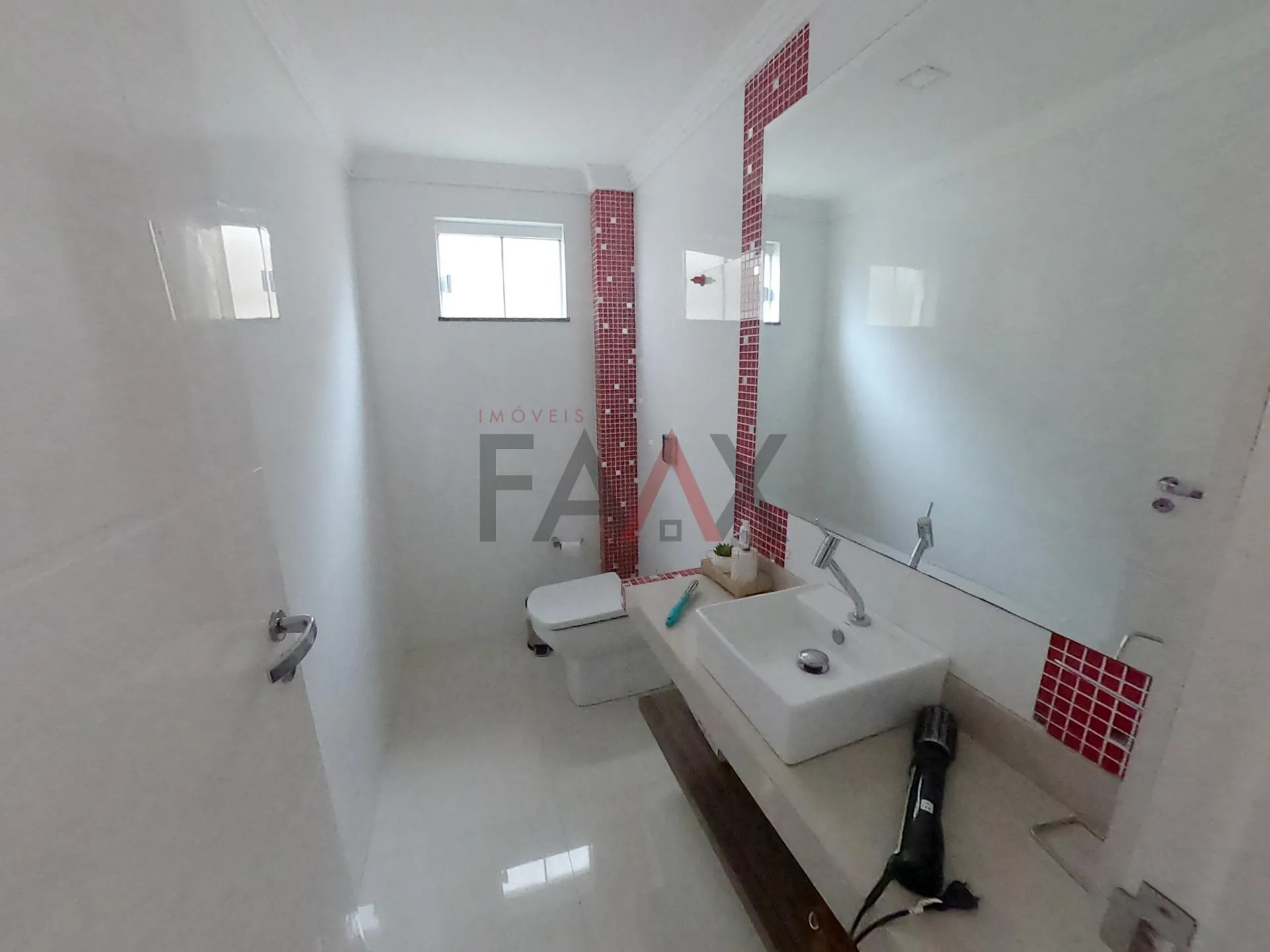 Imagem Sobrado com 4 dormitórios à venda,648.00 m², Alto da XV, GUARAPUAVA - PR